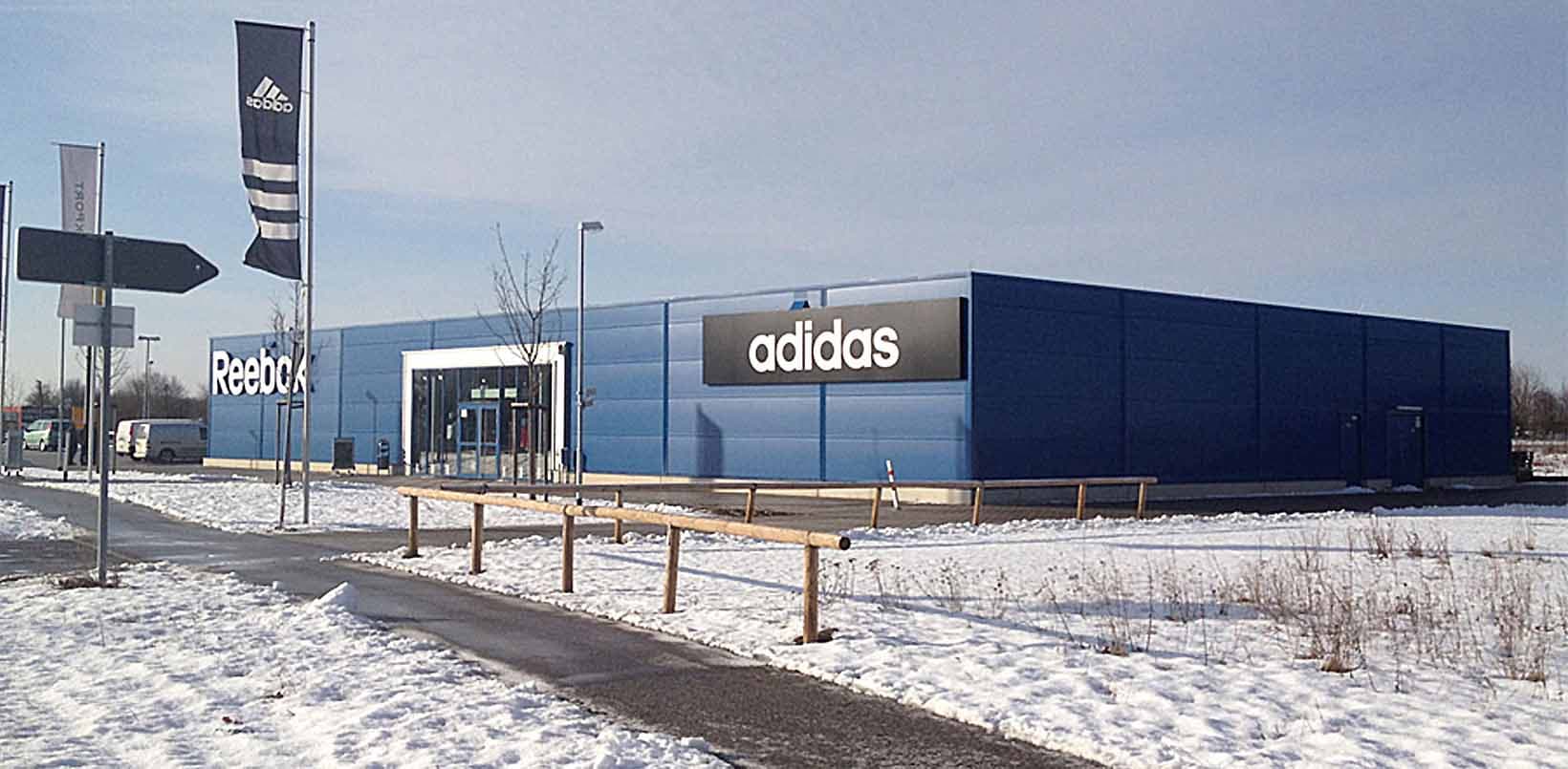 Gewerbebau für Reebok