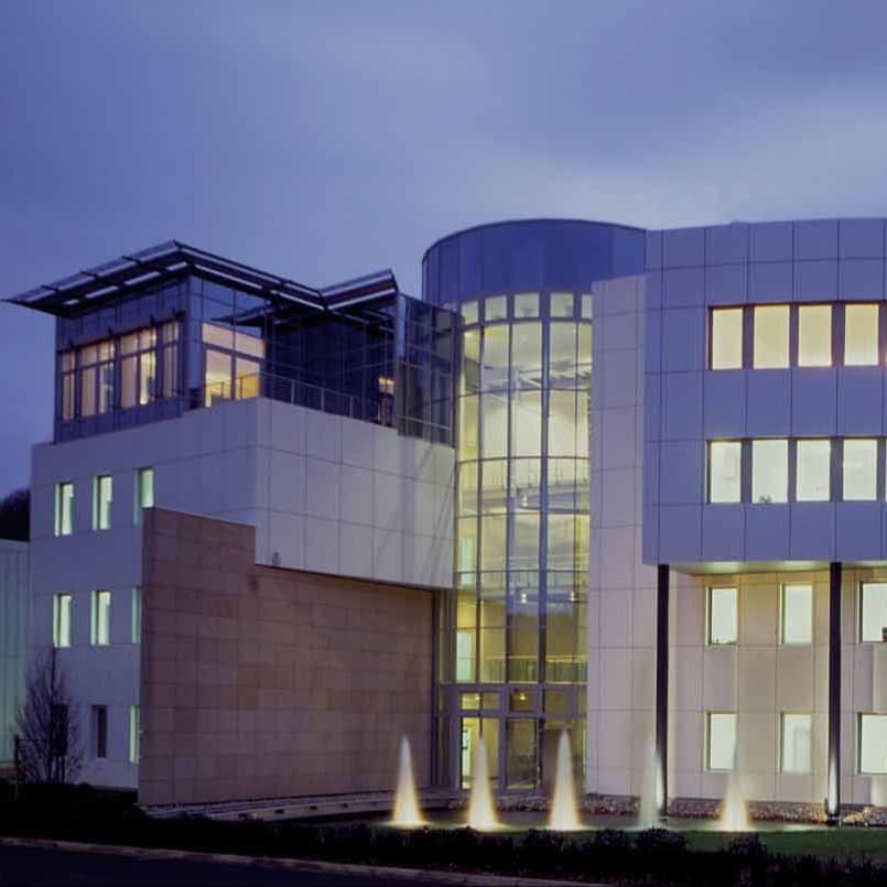 Neubau von Produktionshallen und eines Bürogebäudes