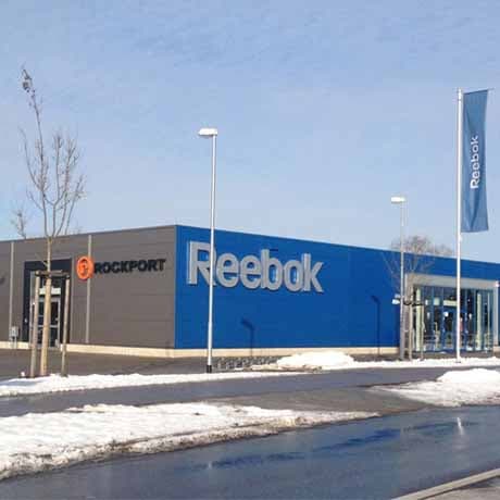 Gewerbebau für Reebok